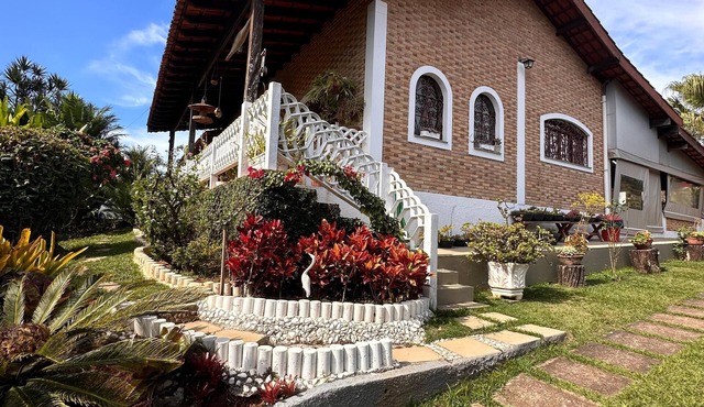 Country house in Atibaia for rent with swimming pool with solar heating and Wi-Fi.