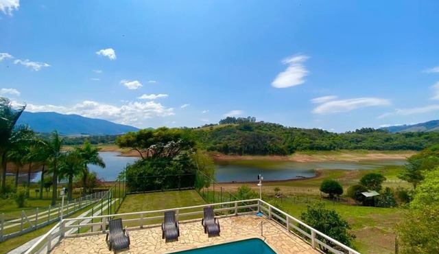 Country house in Joanópolis - RIGHT ON THE DAM, 1 HOUR AND 30 MINUTES FROM SP