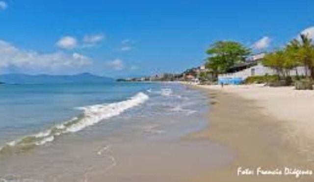 Cozy apartment for seven people 50 meters from the beach.