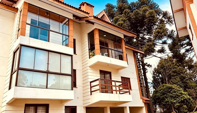 Cozy apartment with fireplace, 5 minutes from the Stone Cathedral and 10 minutes from Gramado. in Canela