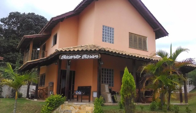 Cozy property with pool and barbecue. in Piracaia