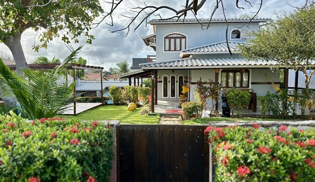 Cozy Rustic Retreat at paradisiac Barra do Jacuipe Beach w/pool,bbq,hammocks +. in Camaçari