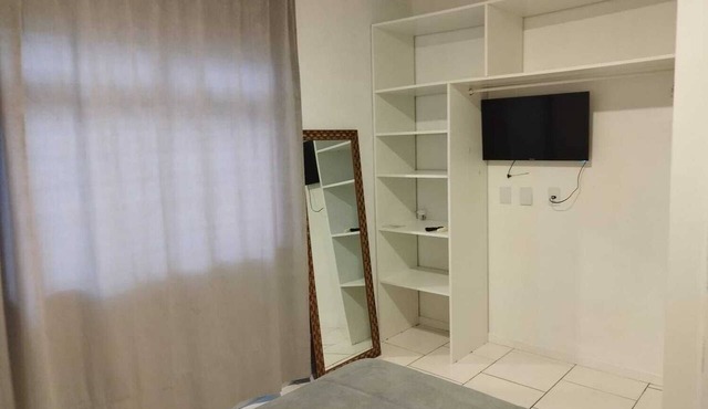 Cozy studio close to the airport and beaches.
