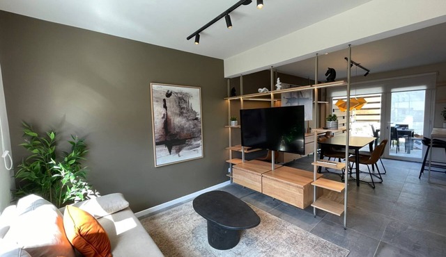 Design + 3 Workspaces + Starlink | 2 Bedrooms, 2 Bathrooms