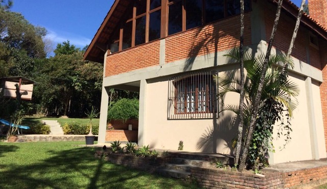 Easy to reach country house, great for kids