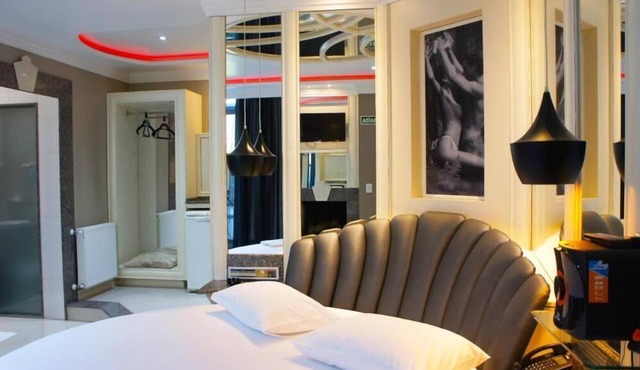 Ettus Motel