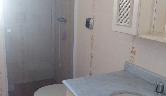 Excellent beachfront apartment, spacious and secure.