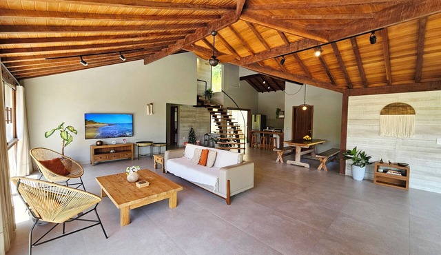 Exclusive home with pool and garden in João Fernandes Near the beach