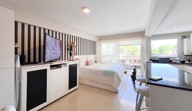 Exclusive studio apartment on Avenida lIbertad street in La Perla Mar del Plata.
