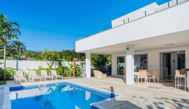 Exuberant Beach Mansion - SAO015 in São Sebastião
