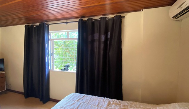 Fully equipped and comfortable studio apartment 2 minutes from Barigui Park.