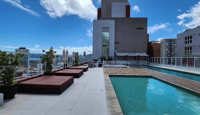 Gonzaga: 2BR, Pool, Parking, Walk to Beach, Home Office, Sleeps 6