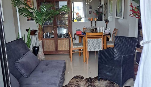 GREAT APARTMENT IN NORTH ENGLISH BEACH