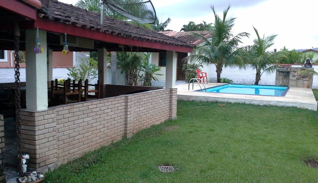 Great house, condominium, gourmet area, large pool, wifi, clean beach, for families.