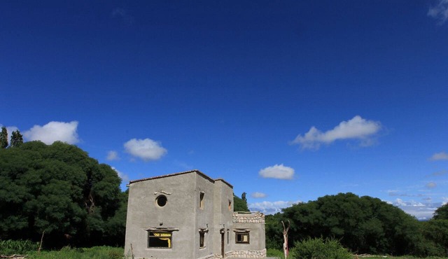 Hidden House in La Fronterita