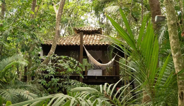High bungalow for couples nestled between the forest and the sea -CANTO LEELA B1 in Uruçuca