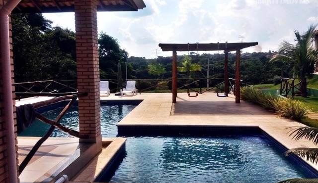 High standard rustic house in gated community in Boituva