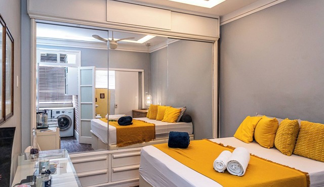 Home Carioca: Flamengo, 4 Guests, Beach and Landfill in Rio de Janeiro