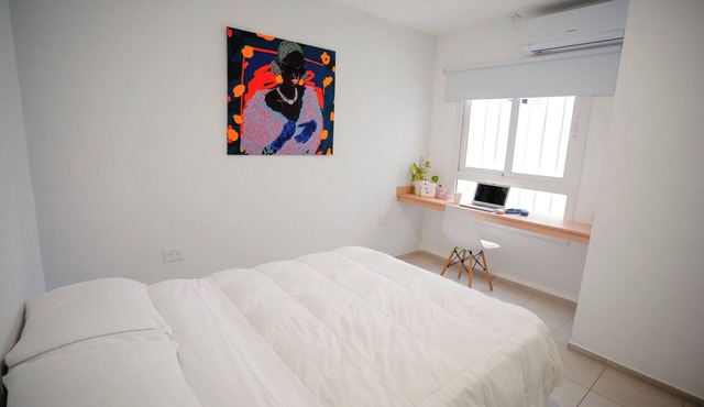Home office apartment with a fully equipped, comfortable desk, Roca in General Roca