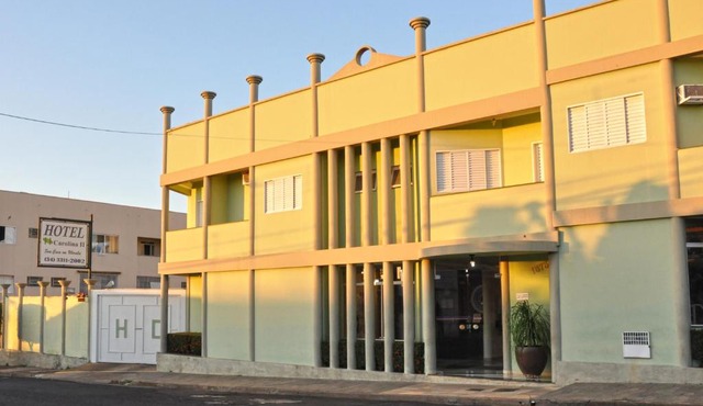 Hotel Carolina 2 - próximo a Universidade de Uberaba uniube - ao Aeroporto Fórum De uberaba - hospital Mario Palmeirio ao Hospital São Marcos e hospital Regional in Uberaba