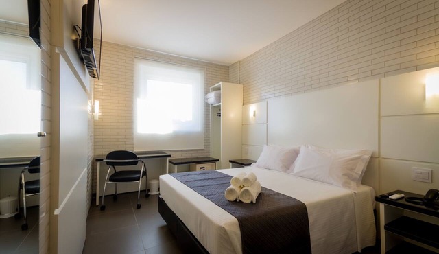 Hotel Confiance Barigui in Curitiba