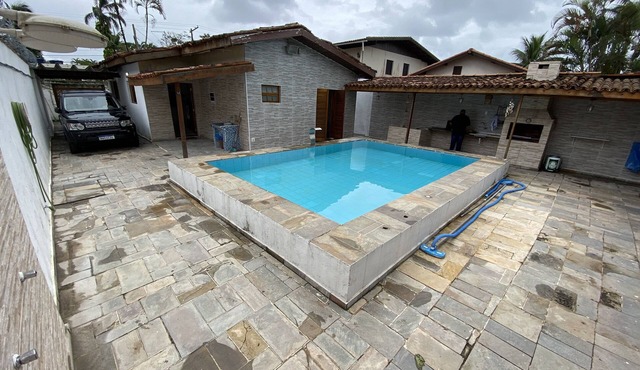 House for 10 guests, 300 meters from the beach in Guarujá-SP.