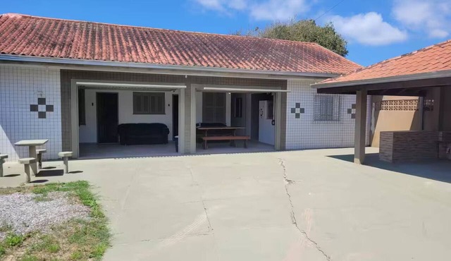 House with 4 suites - 300 meters from the beach
