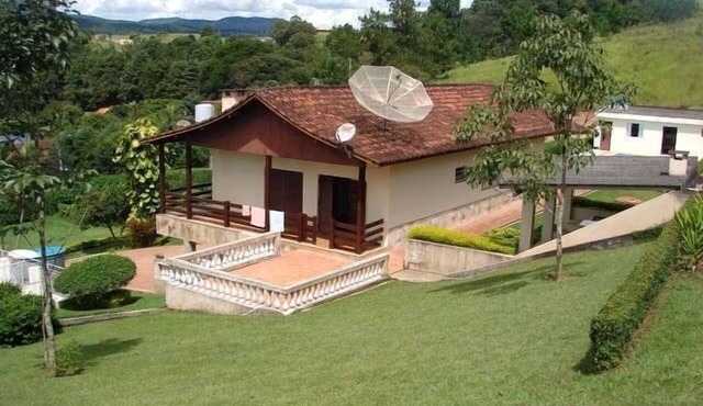 House with 5 bedrooms, beautiful view of Pedra Grande.
