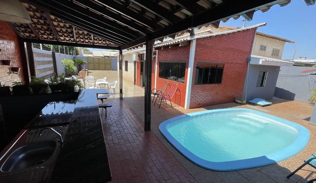 House with pool and gourmet areas with barbecue in Foz do Iguaçu