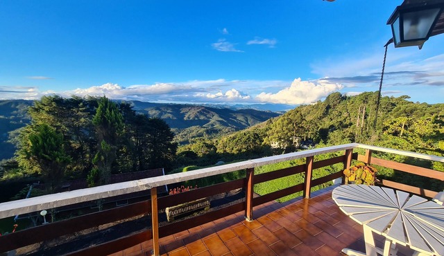 House with Wonderful Panoramic View and home service !