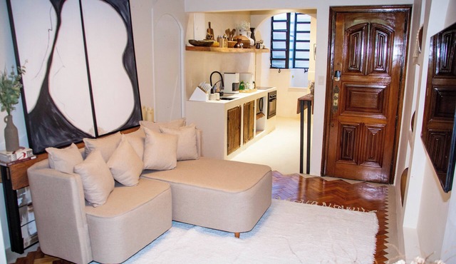 Ipanema Premium Design · Renovated · Steps to Beach & Subway