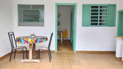 KITNET BERTIOGA - Centro - WIFI - TV - Garagem - Cozinha in Bertioga