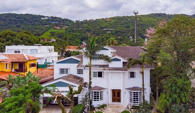 Lagoa da Conceição Mansion