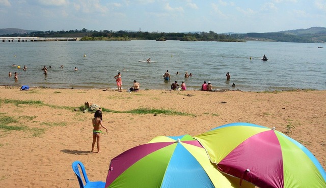 Lakeside house in Bom Sucesso