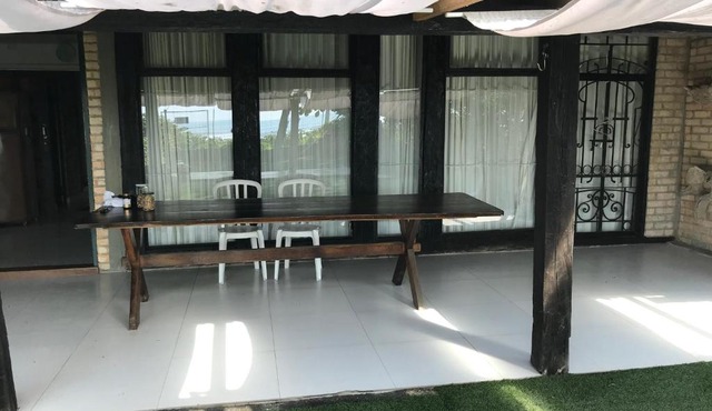 Linda Casa frente mar, pé na areia, Itapema SC, Ar, Wi-fi, Smart Tv