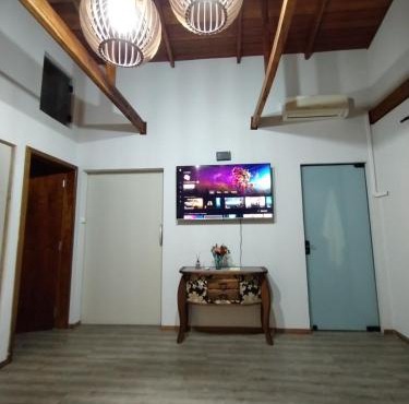 Linda e aconchegante casa em Jaraguá!