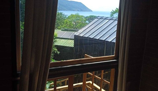 Lizard Chalet with Sea View, beach and nature