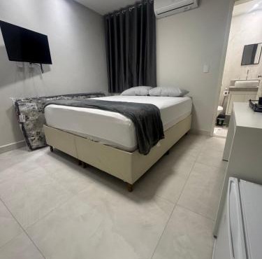 Loft 305B com Ar Condicionado no Bairro Muquiçaba, bem localizado para negócios e fácil acesso para todas as praias e montanhas da cidade - COM vaga de garagem in Guarapari