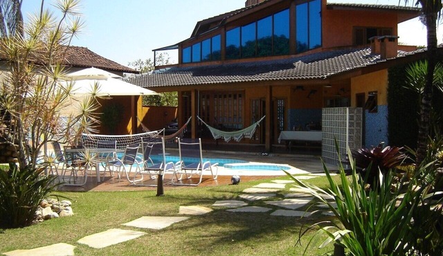 Luxurious House, Closed Cond Costa do Sol Pool, 1 Block from Guaratuba Beach in Bertioga