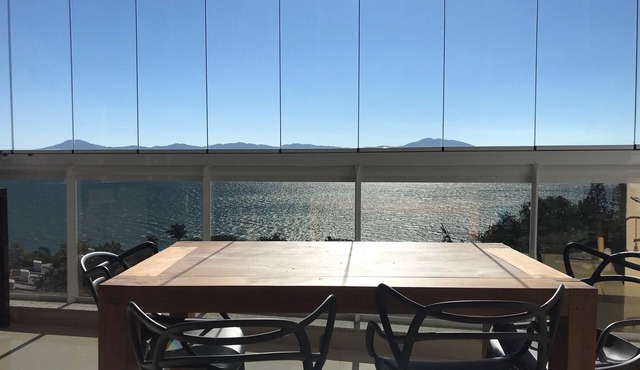 Luxury apartment with ocean view!