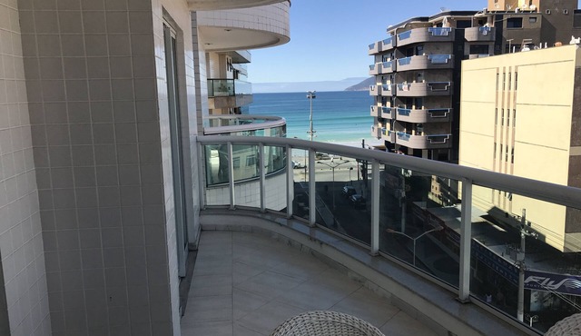 Luxury apartment with 3 suites, 30 meters from Praia do Forte beach. in Centro
