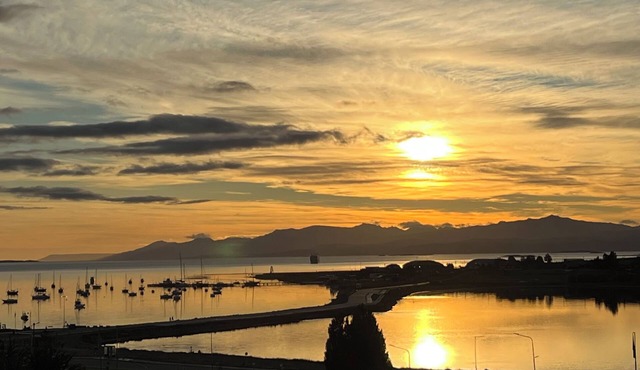 Luxury home with unforgettable sunrise views in the heart of Ushuaia.