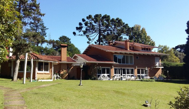 Magnificent house surrounded by native forest, for those seeking peace and quiet.