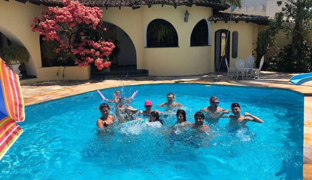 Mansion in a gated community in Guarujá, accommodates 22 people, minimum 2-day stay. in campo grande