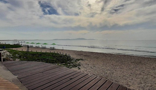 Mansion on the Sand in Peró