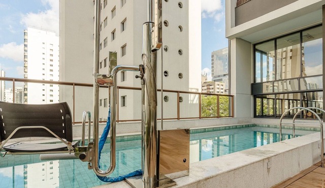 Modern Accommodations Near Congonhas With Pool and gym Hmcs