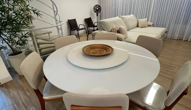 Modern and Cozy Home - Family and Friends