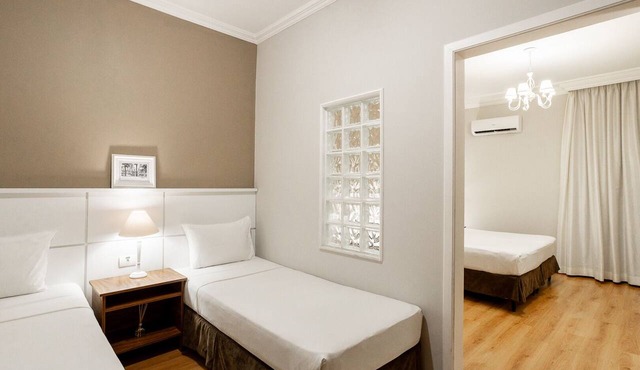 Modern Central Stay in Ponta Grossa | Comfort, Dining & Business Ready Amenities