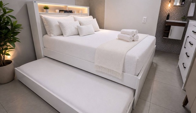 Modern, cozy room with Wi-Fi, TV, kitchen, double bed + extra bed. in Lambari