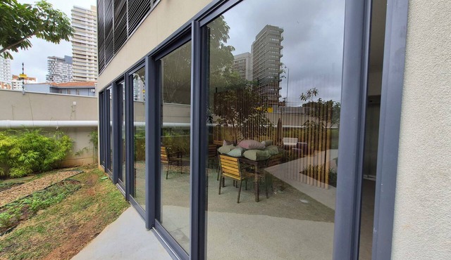 Modern studio apartment in Vila Madalena/Sumaré, 5 minutes from the metro. in São Paulo